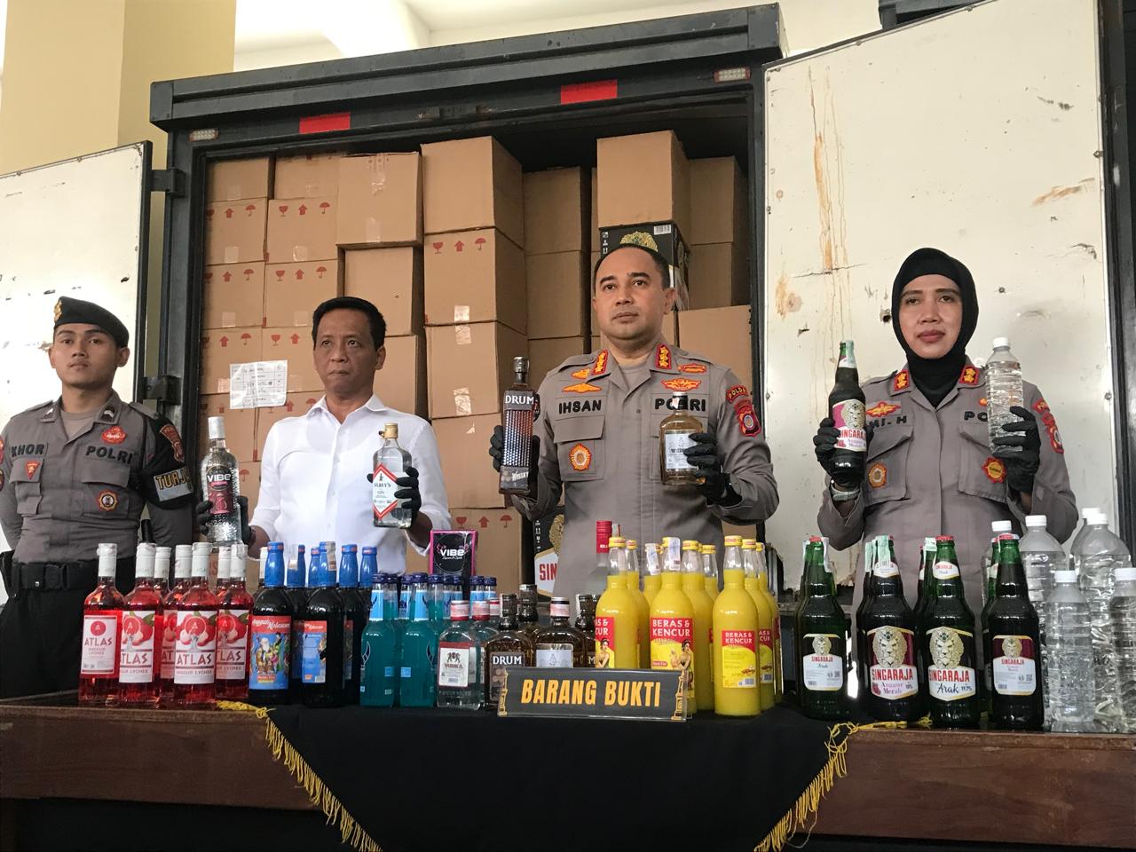 Polda DIY Sita 13.522 Miras, Dijual Tak Berizin di Warung Kelontong Hingga Kos-kosan