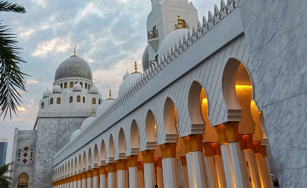  https://www.kemenag.go.id/read/tips-salat-tarawih-di-masjid-sheikh-zayed-solo-n3pkd