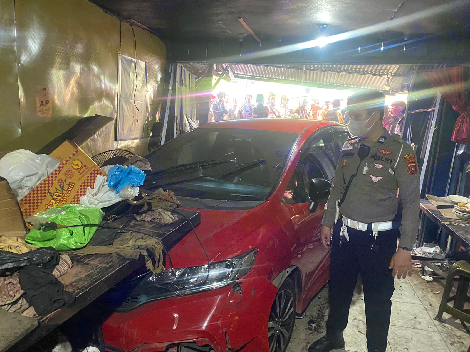 Laka Lantas Di Kendari, Mobil Kehilangan Kendali Tabrak Motor Dan ...