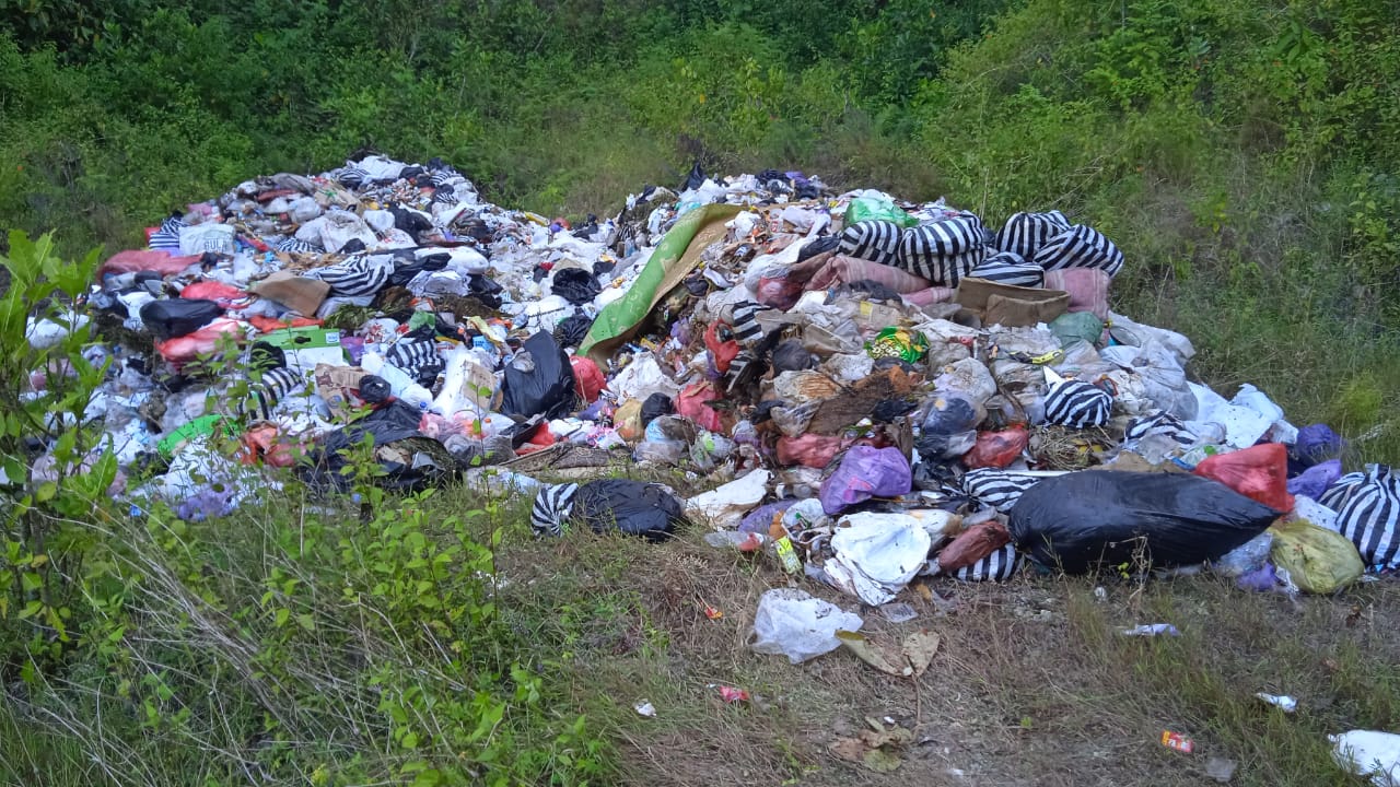 Selain di Giring, Sampah Luar Daerah Ternyata Juga Dibuang Di Bekas Tambang Mulusan
