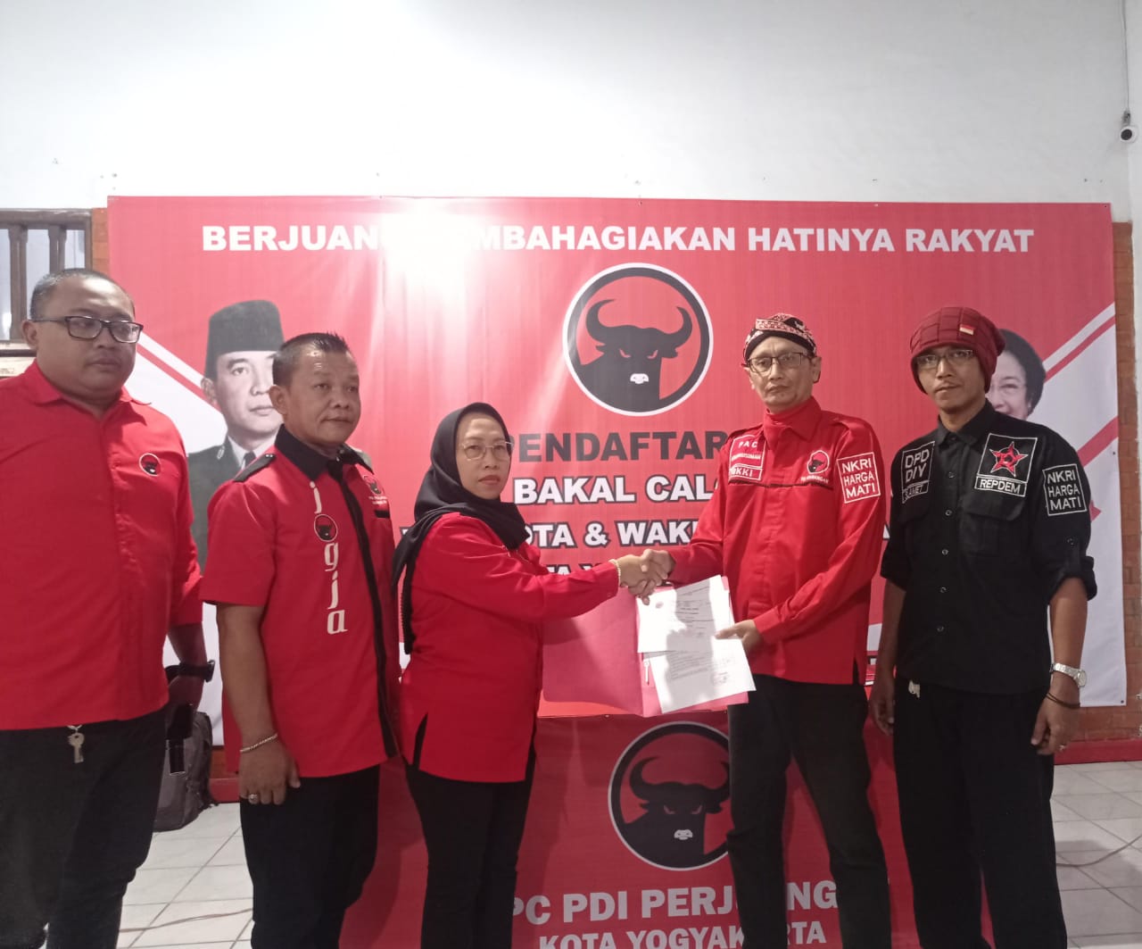Fokki Ardiyanto, Anggota DPRD Kota Yogyakarta Resmi Mengembalikan Formulir Pendaftaran Bakal Calon Wakil ...