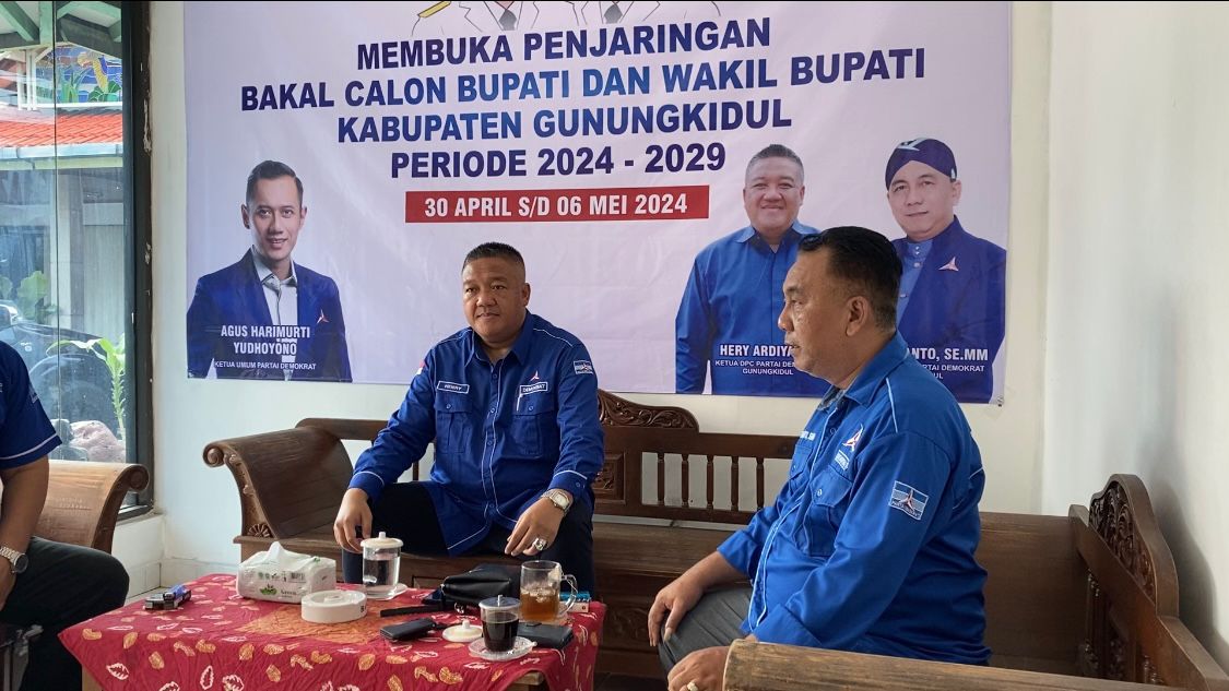 Ramaikan Pilkada 2024, Wakil Bupati Gunungkidul dan Wakil Ketua DPW PAN DIY Daftarkan ...