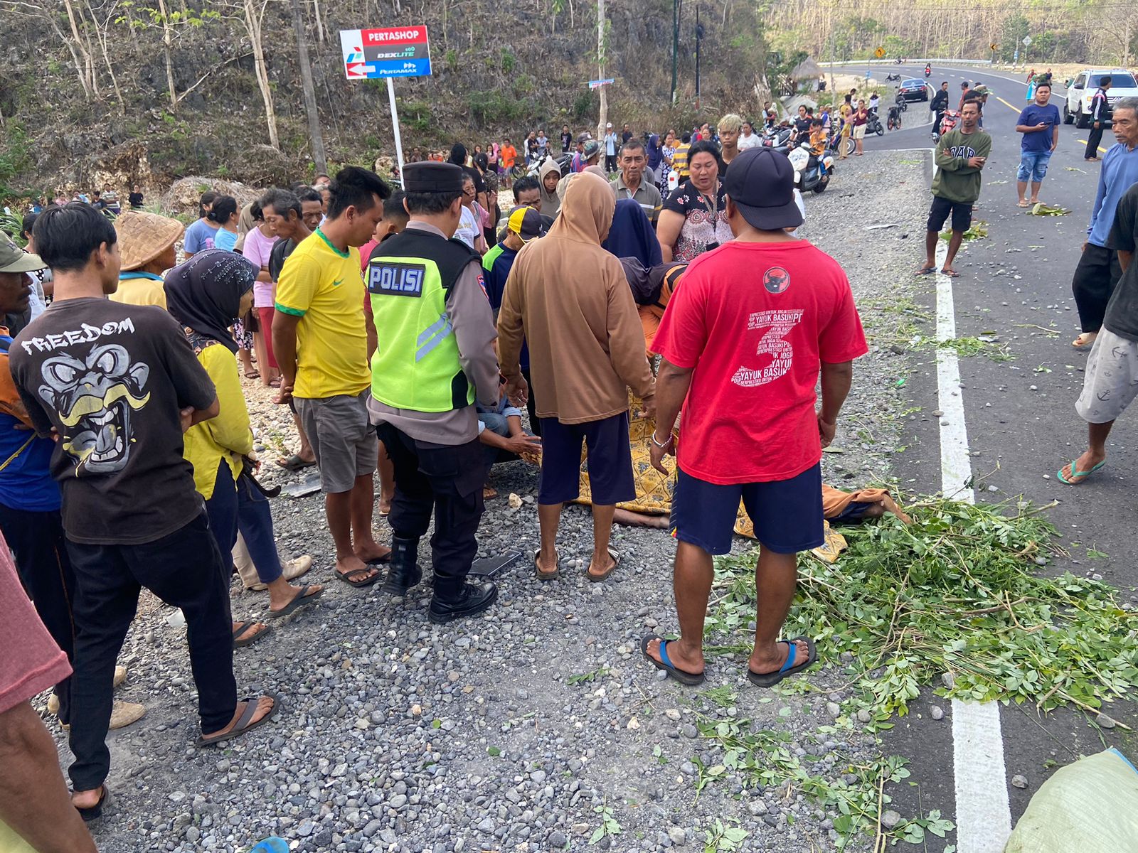 Pengemudi Fortuner yang Tabrak Dua Warga di JJLS Gunungkidul Tidak Ditahan, Polisi : ...