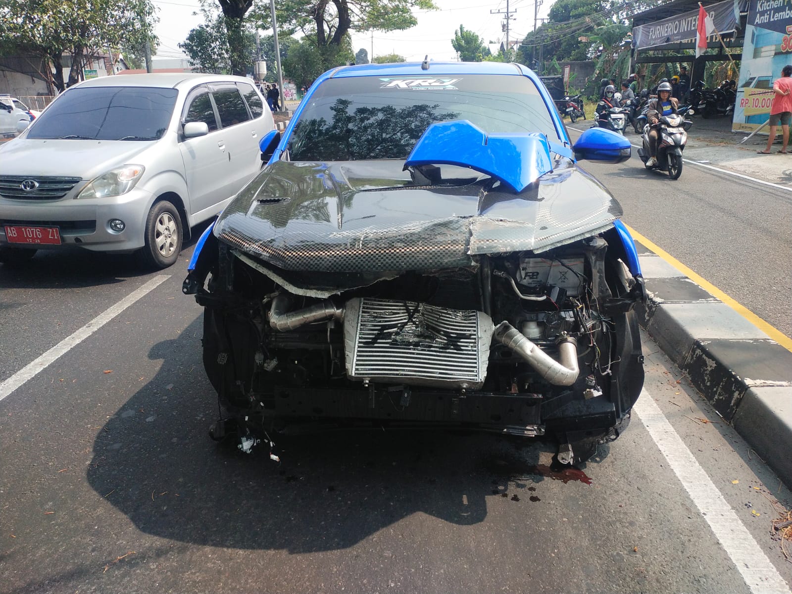 Kecelakaan Lalu Lintas di Banguntapan Bantul, Toyota Hilux Tabrak Pickup Putar Arah