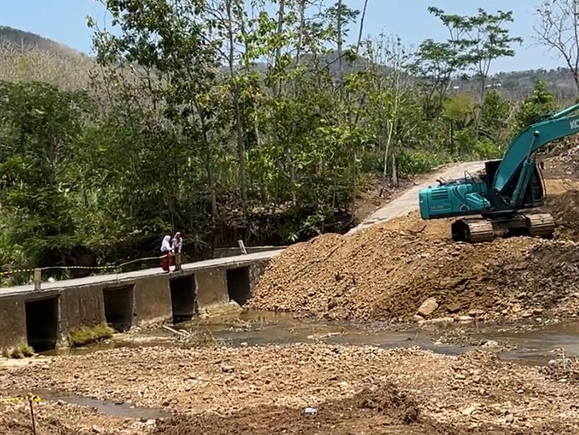 Kerap Terisolir saat Musim Hujan, Pemerintah Realisasikan Pembangunan Jalan dan Jembatan Kedungwanglu