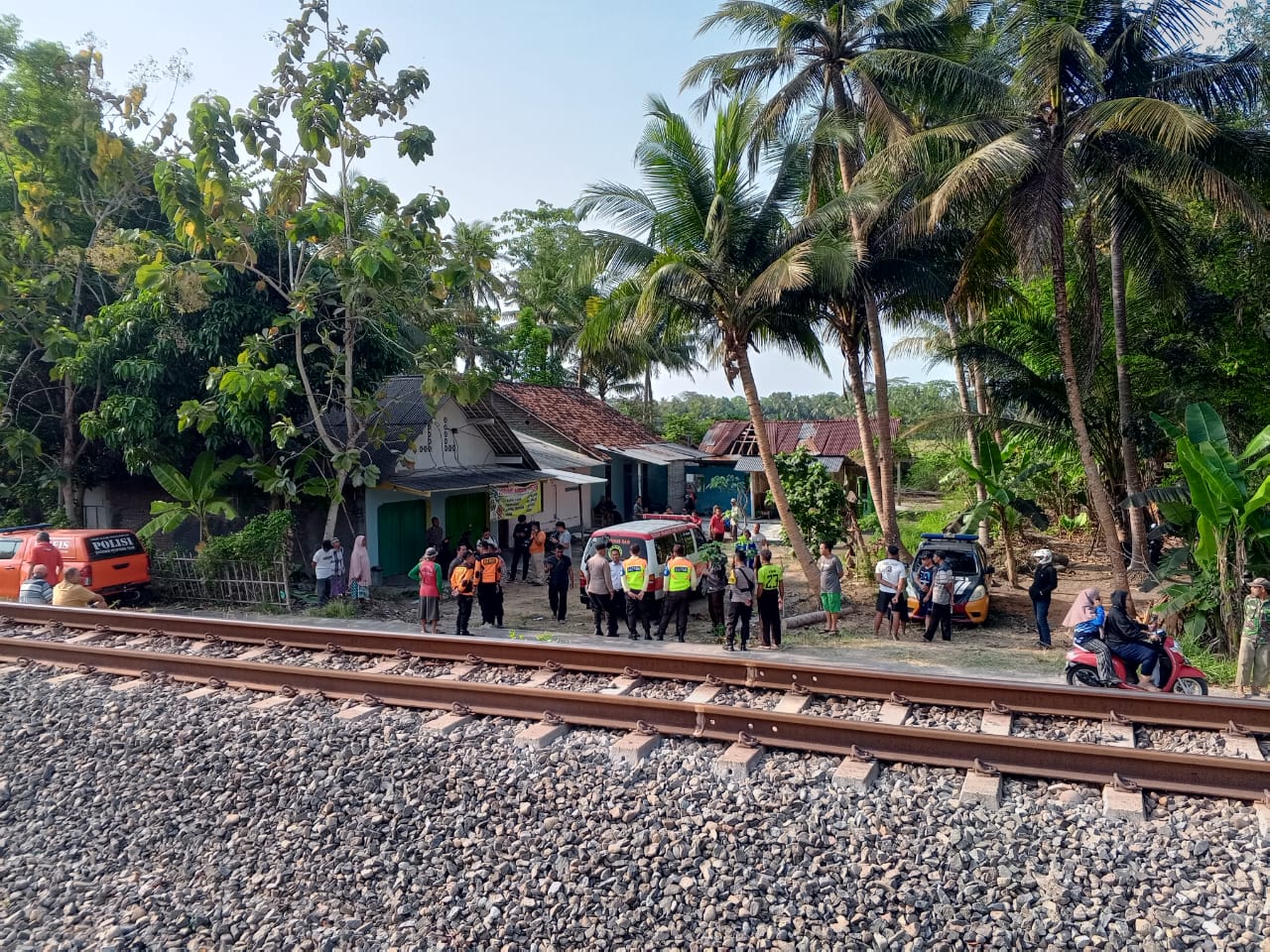 PT KAI Daop 6 Yogyakarta Berikan Peringatan Pada Masyarakat