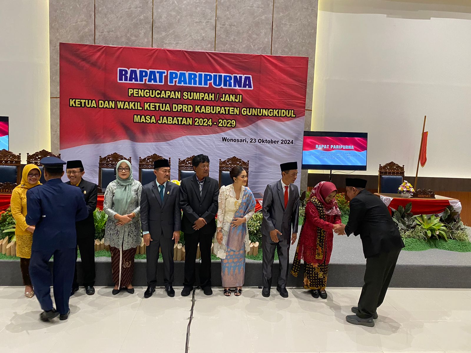 Endang Sri Sumiryantini Resmi Dilantik Menjadi Ketua DPRD Gunungkidul 2024-2029