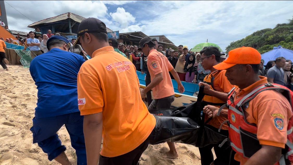 Rombongan Siswa Yang Mengalami Laka Laut di Pantai Drini Kembali Ke Mojokerto