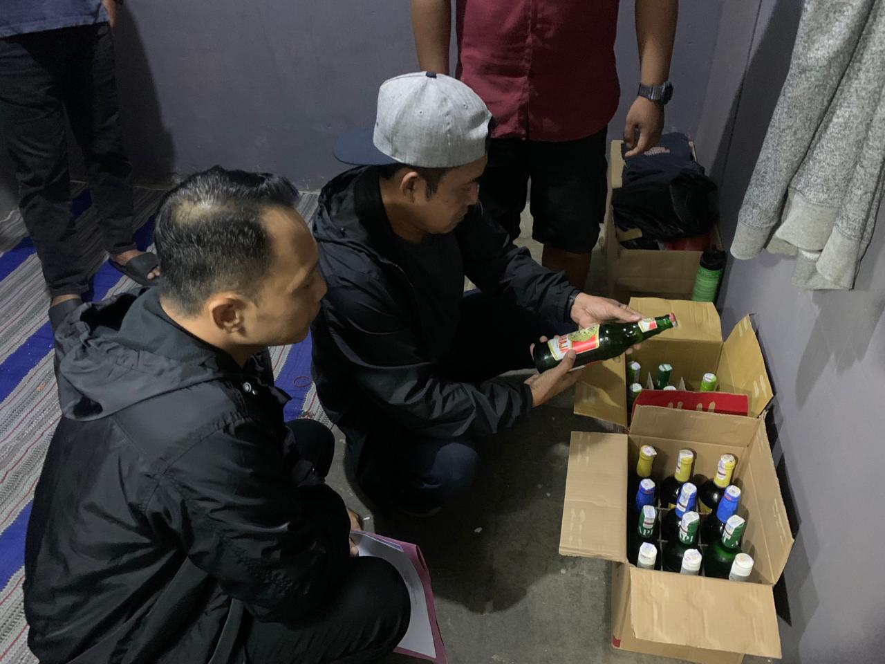 Polres Kulon Progo Sita Ratusan Botol Minuman Keras