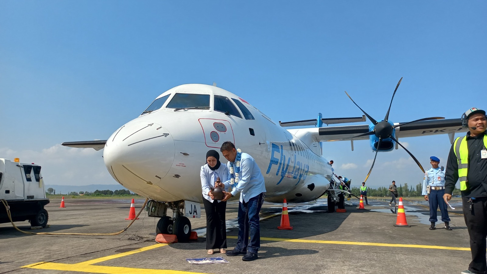 Maskapai Asli Jogja, FlyJaya Terbang Perdana Halim-Adisutjipto