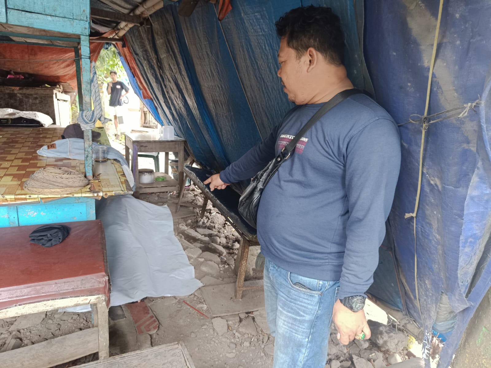 Seorang Pekerja Bangunan ditemukan Meninggal di Angkringan