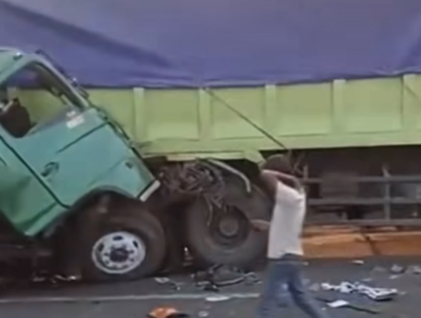 Kecelakaan beruntun di Tol Cakung hari ini