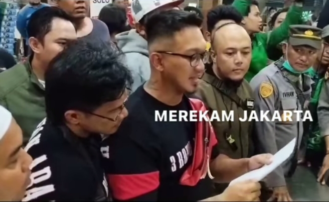 Kericuhan konten kreator vs ojol di Jaksel