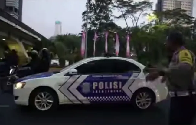 Mobil polisi terobos iringan KTT ASEAN di Jakarta 