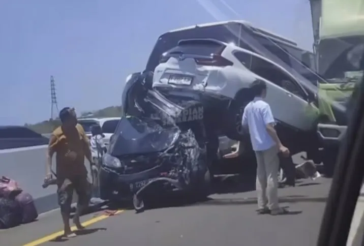 Kecelakaan di Tol Ungaran Semarang hari ini 