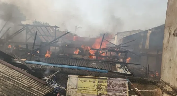 Kebakaran di Jakarta Timur Hari Ini Hanguskan Rumah, 12 Unit Damkar Dikerahkan