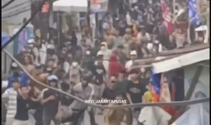 Aksi tawuran di Senen Jakarta Pusat 