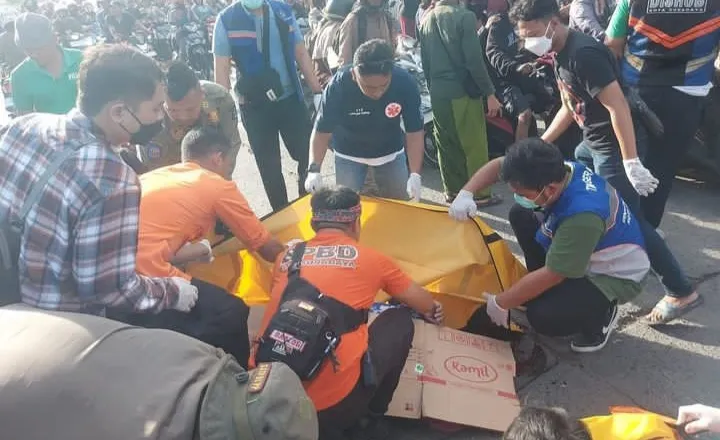Kecelakaan di Jalan Raya Raci Surabaya, 2 Perempuan Meninggal Dunia Tertabrak Mobil