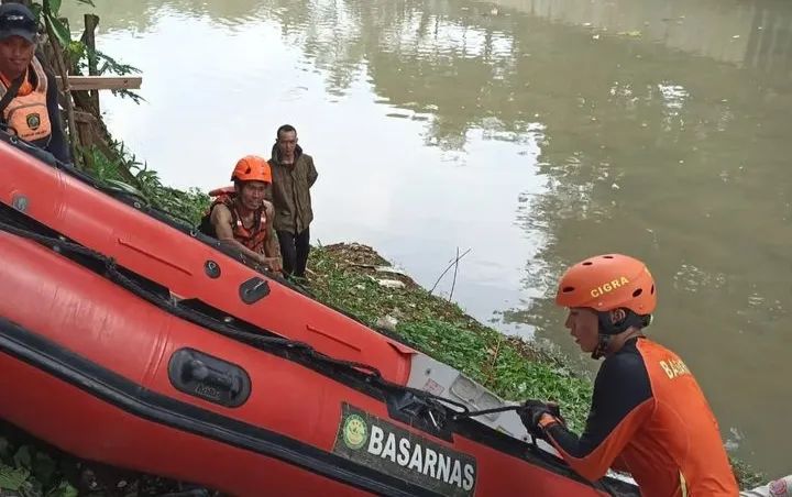 2 Pria Tenggelam di Kali Ciliwung Jakarta Pusat, Tim SAR Lakukan Pencarian