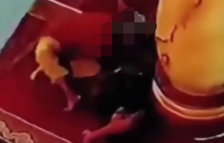 Viral Video Dua Pria Mesum di Masjid Pesisir Selatan, Kedua Pelaku Ditangkap Warga ...