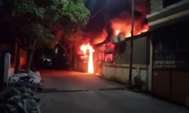 Kebakaran di Kalideres Jakarta Barat, Bangunan Gudang Hangus Terbakar