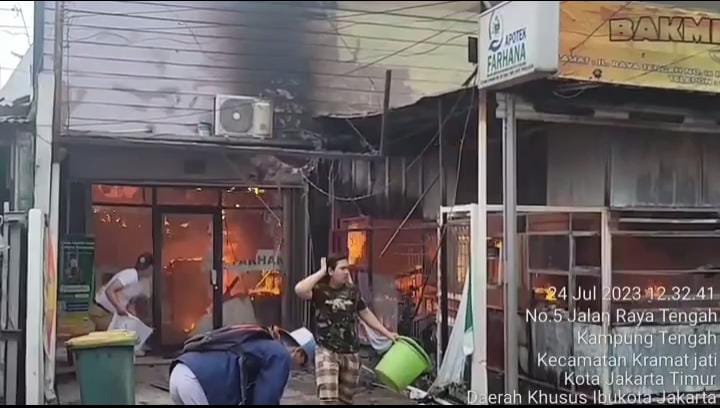 Kebakaran di Kramat Jati Jaktim