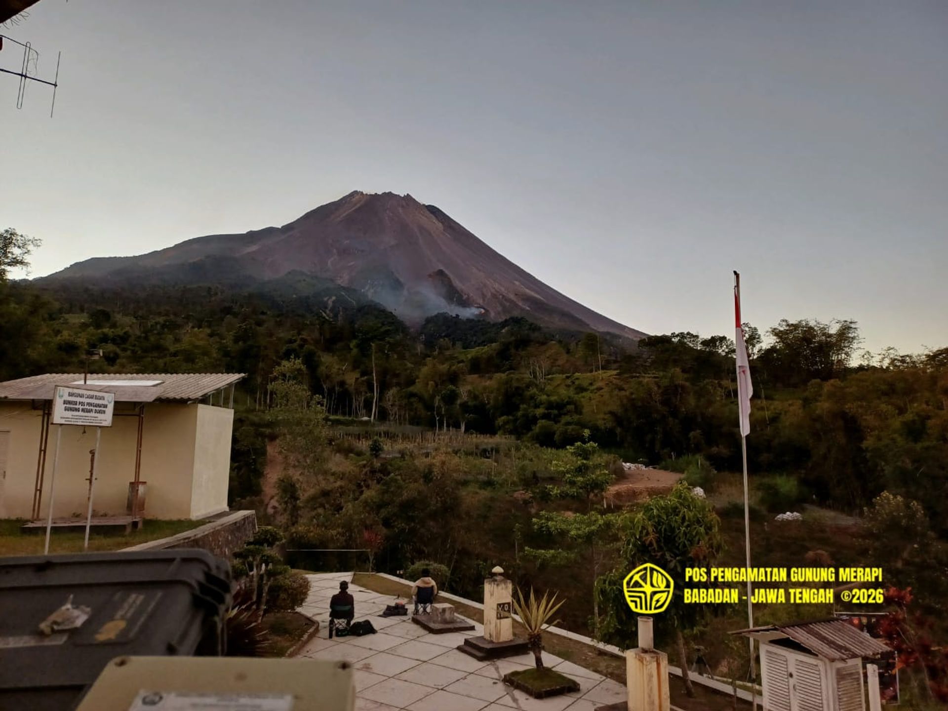 Gunung Merapi Masih Siaga, Guguran Lava Kembali Meluncur hingga 2 Kilometer