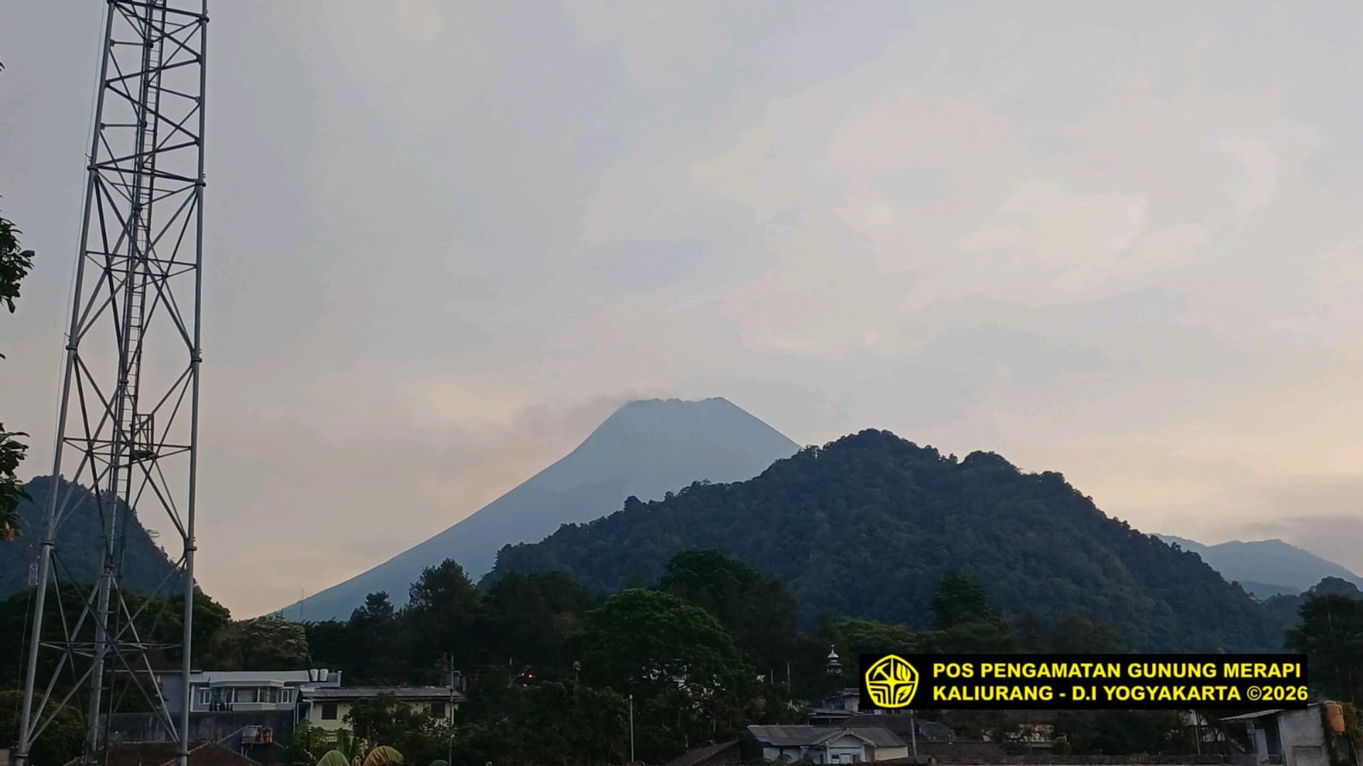 Merapi Masih Siaga, 28 Guguran dan 10 Gempa Hybrid Terekam dari Pagi hingga ...