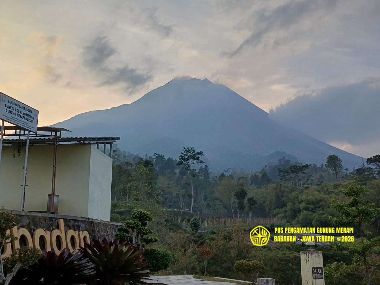 Aktivitas Merapi 7 Oktober: 3 Guguran Lava dan 14 Gempa Hybrid Terekam