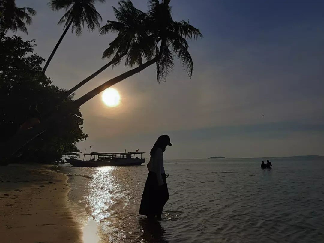 Surga Tersembunyi: 5 Pantai Indah di Karimunjawa yang Wajib Dikunjungi