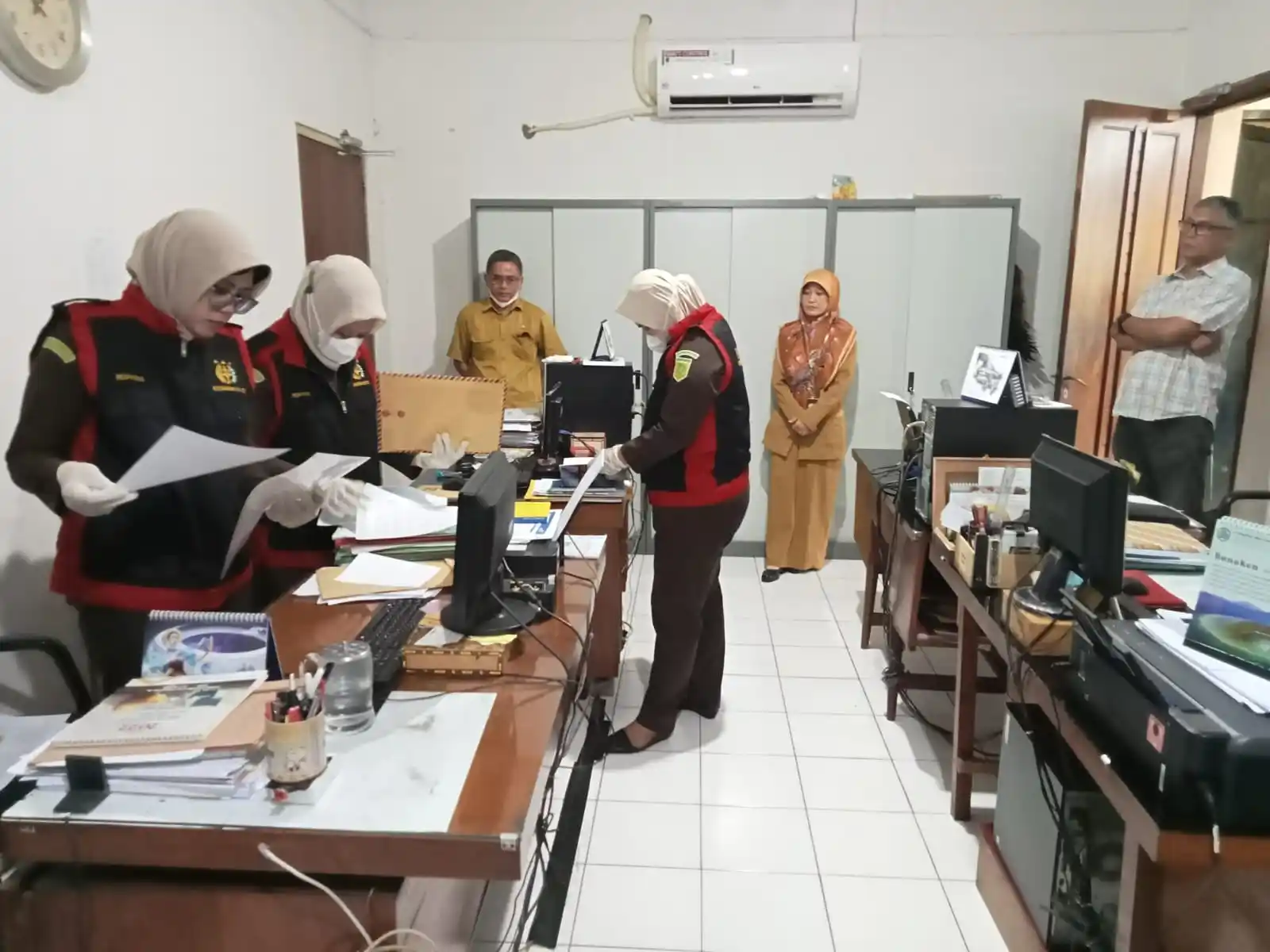 Penyidik Kejati DIY Menggeledah Kantor PT Taru Martani dalam Perkara Dugaan Tindak Pidana ...