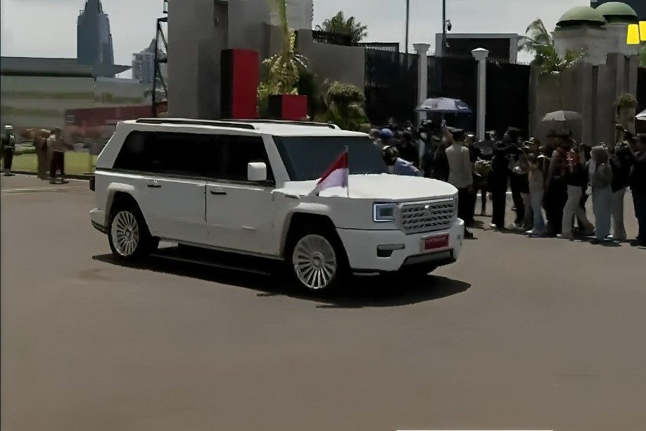 Prabowo Subianto Jadikan MV3 Garuda Limousine Buatan PT Pindad Sebagai Mobil Kepresidenan