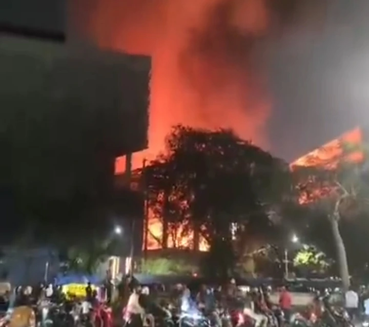 Kebakaran di Jakarta 17 September 2023, Sebuah Bangunan di Area Museum Gajah Terbakar 