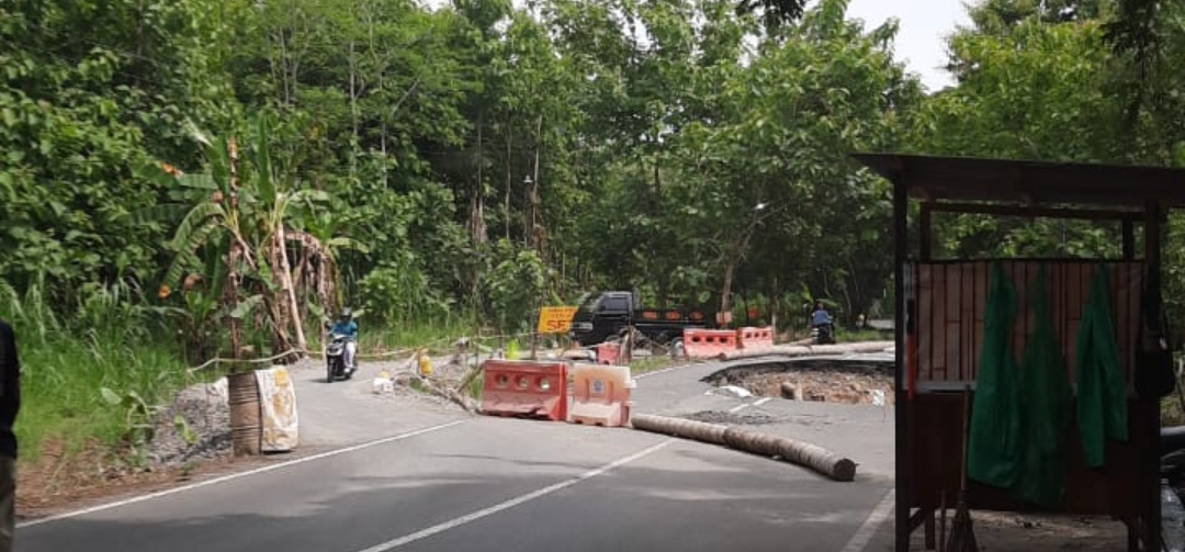 Perbaikan Jalan Pedukuhan Setan Kulon Progo Mulai dilakukan