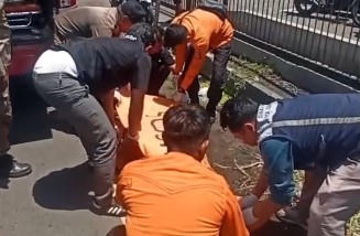 Gagal Mencuri, Seorang Pria Tewas Terlindas Truk di Jalan Kalianak Surabaya