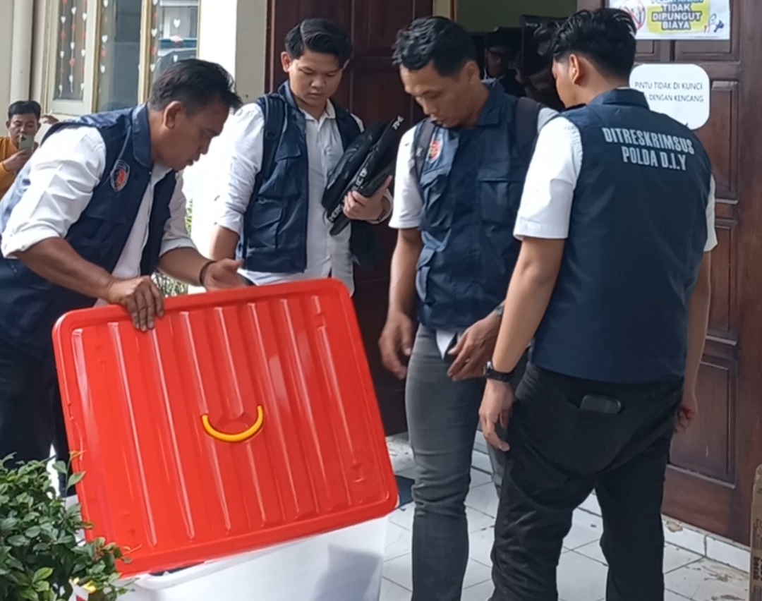 Dugaan Kasus Korupsi Pengadaan TIK, Penyidik Polda DIY Geledah Ruangan Dinas Pendidikan Gunungkidul