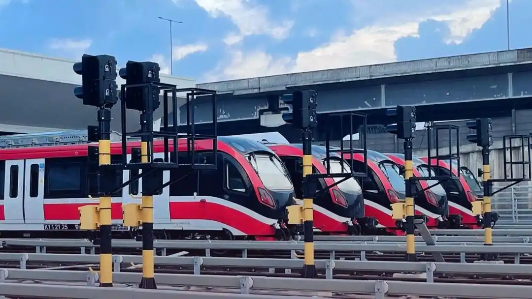 Jokowi Coba LRT Jabodebek