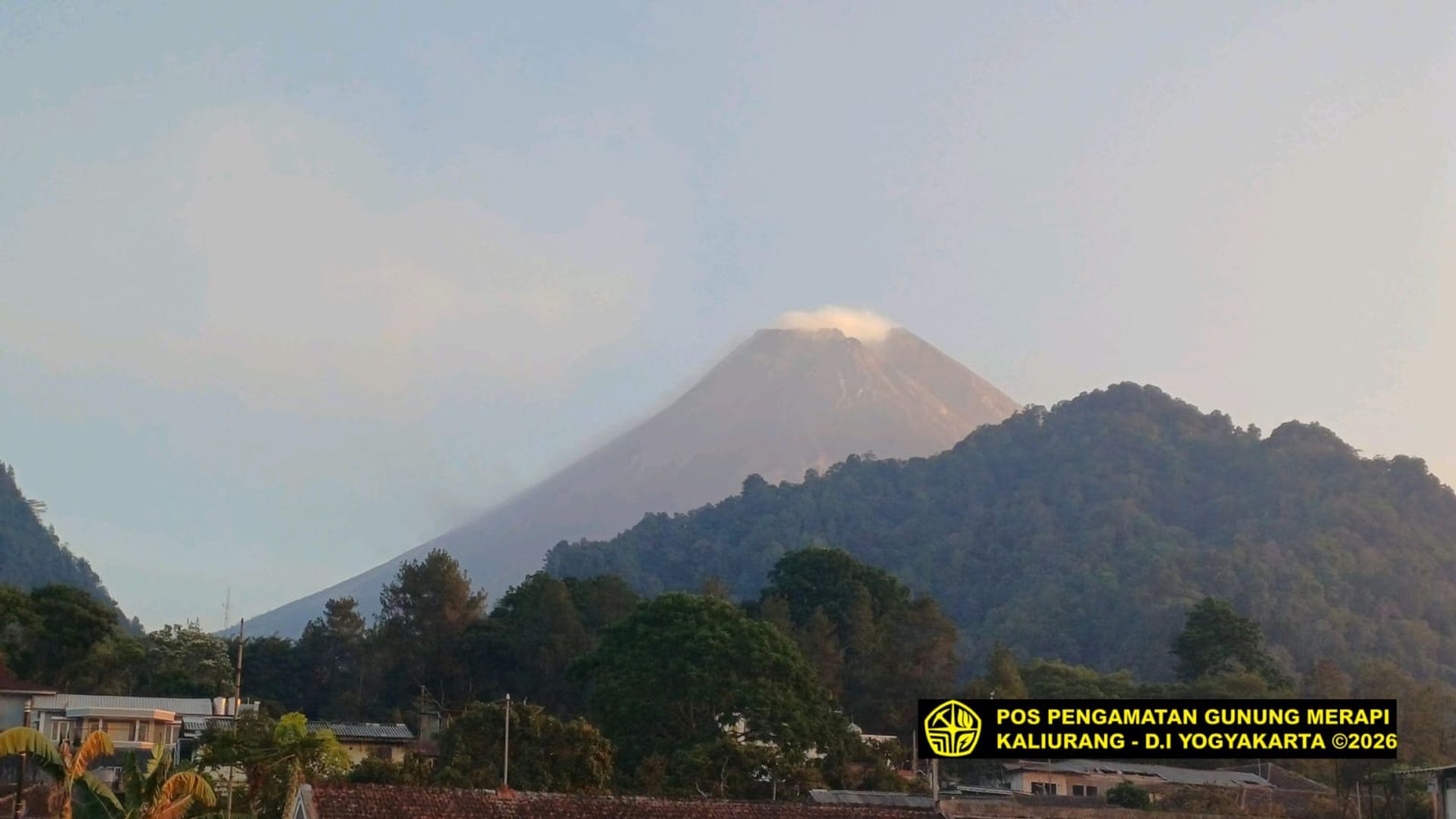 Status Gunung Merapi Masih Siaga, BPPTKG Catat 6 Gempa Guguran pada Sabtu Pagi