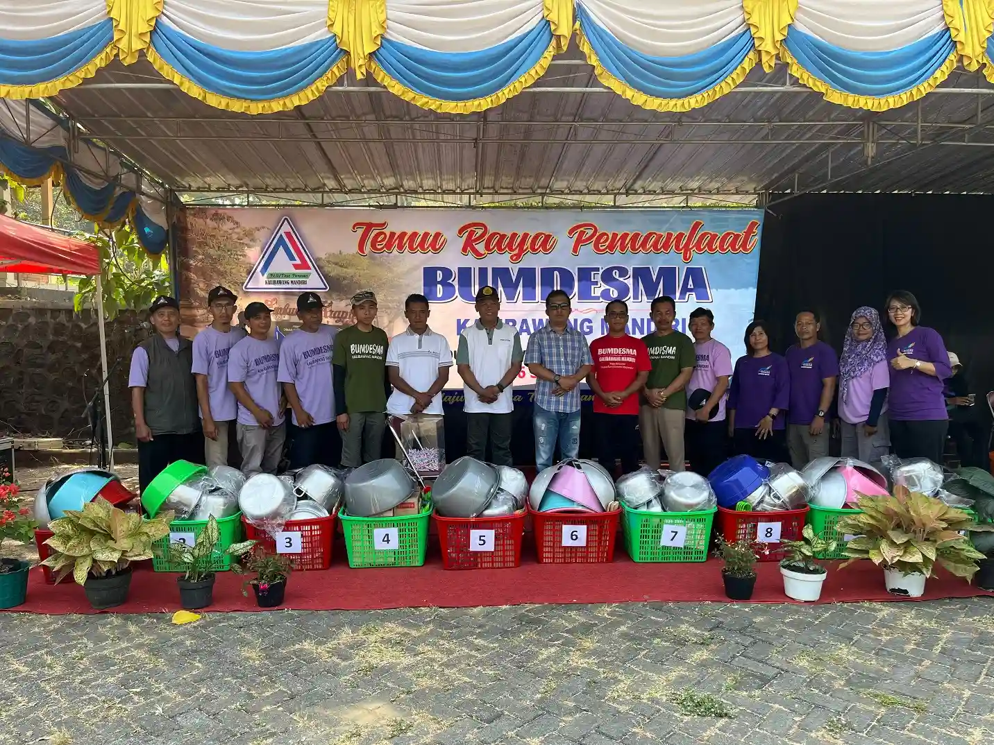 Hadiri HUT ke-27 BUMDesma Kalibawang Mandiri, Wabup Ambar Purwoko Apresiasi Peran Ekonomi untuk ...