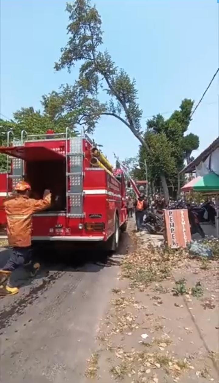 Kebakaran di Kalasan Jogja Hari Ini 24 Agustus 2023, Gudang Rosokan Dilahap Si Jago Merah