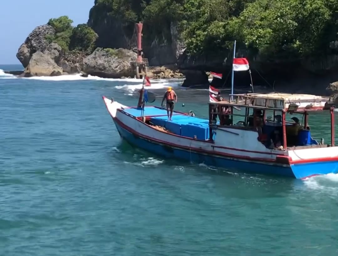 Hilang Kontak, Perahu Nelayan Pantai Sadeng dalam Pencarian