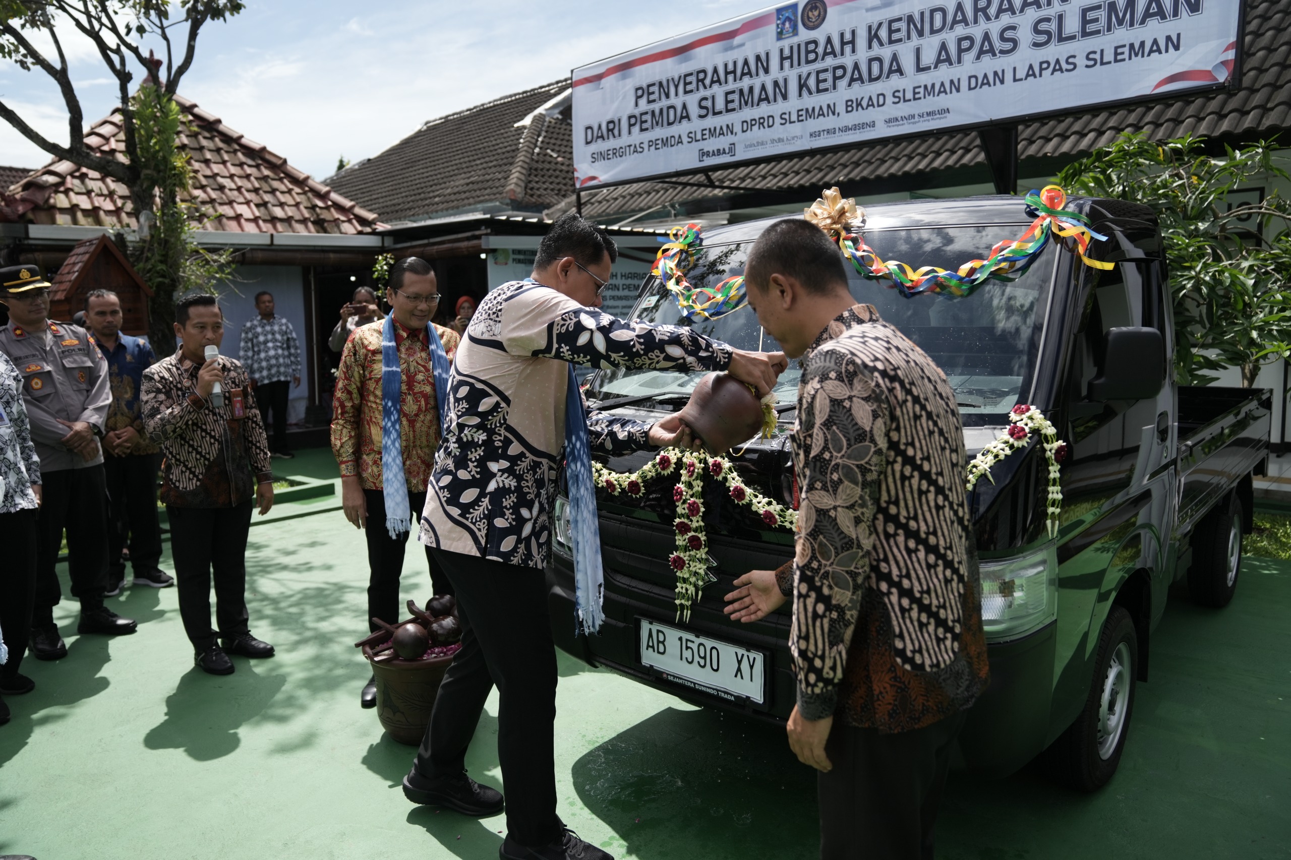 Pemkab Sleman Hibahkan Mobil Pickup ke Lapas Kelas IIB Cebongan