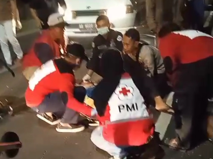Motor dan Mobil Pick Up Adu Banteng di Gunungkidul, 2 Orang Dilarikan Ke ...