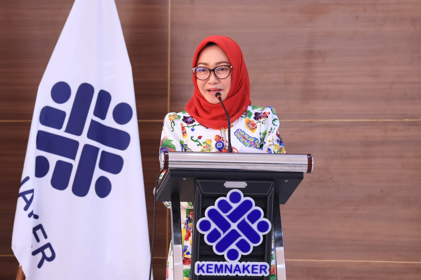 Kabar Baik! Lansia Usia 60 Tahun ke Atas Kini Bisa Kerja Lagi, Kemnaker ...