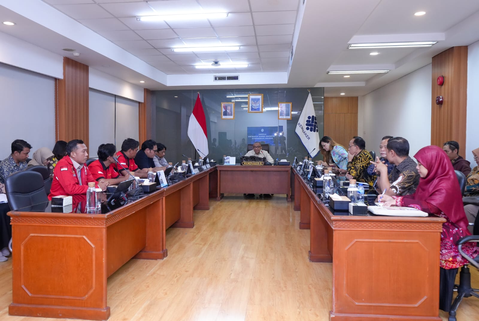 Wamenaker Buka Pintu Revisi Regulasi Ketenagakerjaan, Serikat Pekerja Diajak Terlibat Susun Aturan Baru