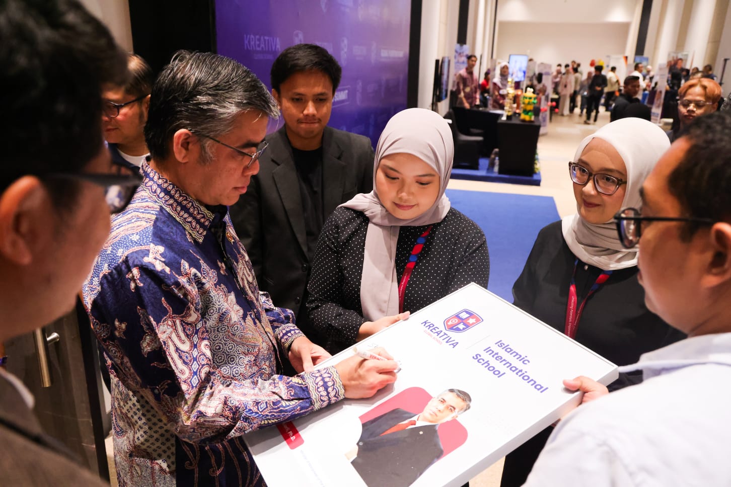Menaker Yassierli Ingatkan AI Bakal Ubah Dunia Kerja, Generasi Muda Harus Kuasai Skill ...