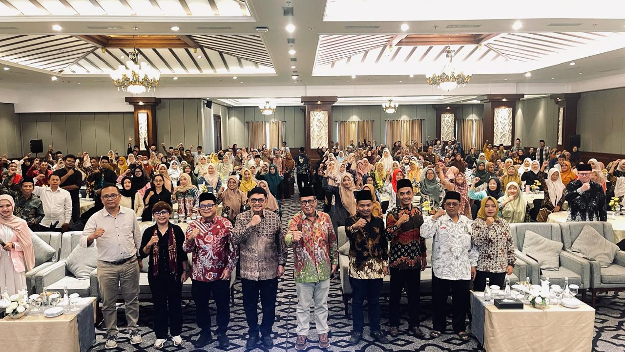 Guru Madrasah Swasta Keluhkan Gaji di Bawah Relawan MBG, DPR RI Janji Kawal ...
