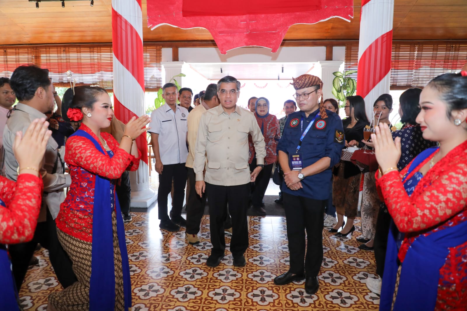 Menaker Beberkan Strategi Tingkatkan Kesejahteraan Pekerja, dari JKP hingga Bonus Hari Raya Ojol