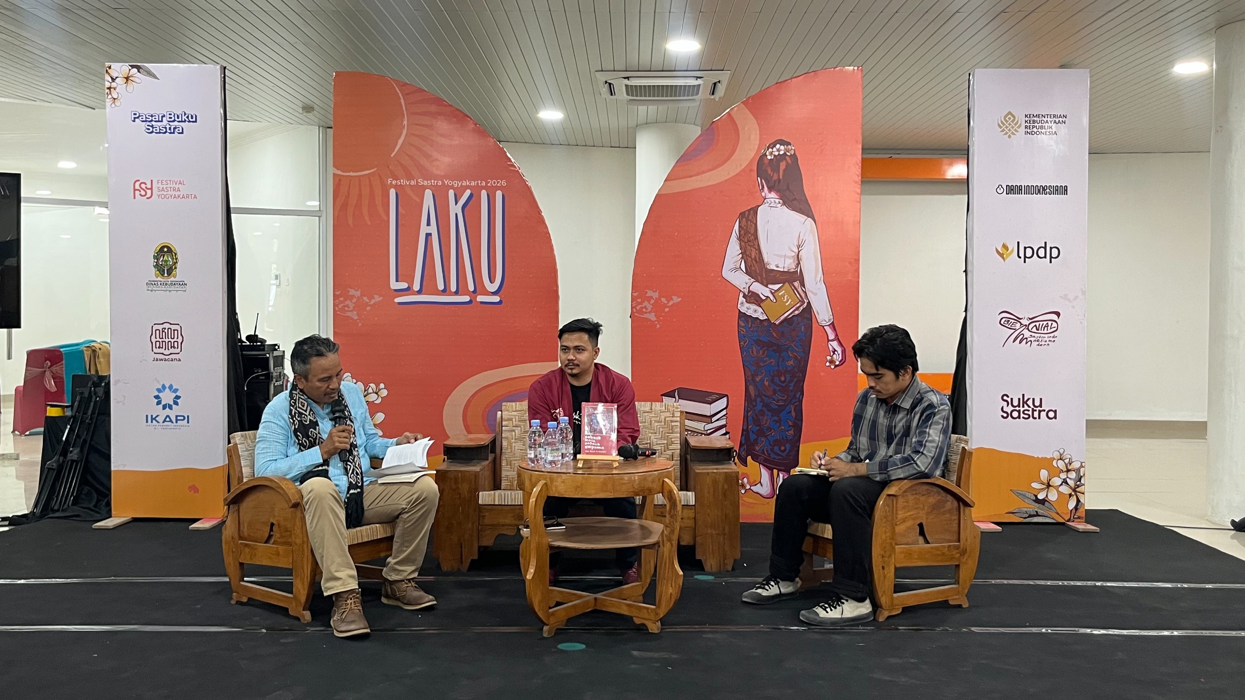 Bukan Sekadar Peta, Buku Puisi Ubai Dillah Membaca Kota Lewat Ingatan dan Pengalaman ...