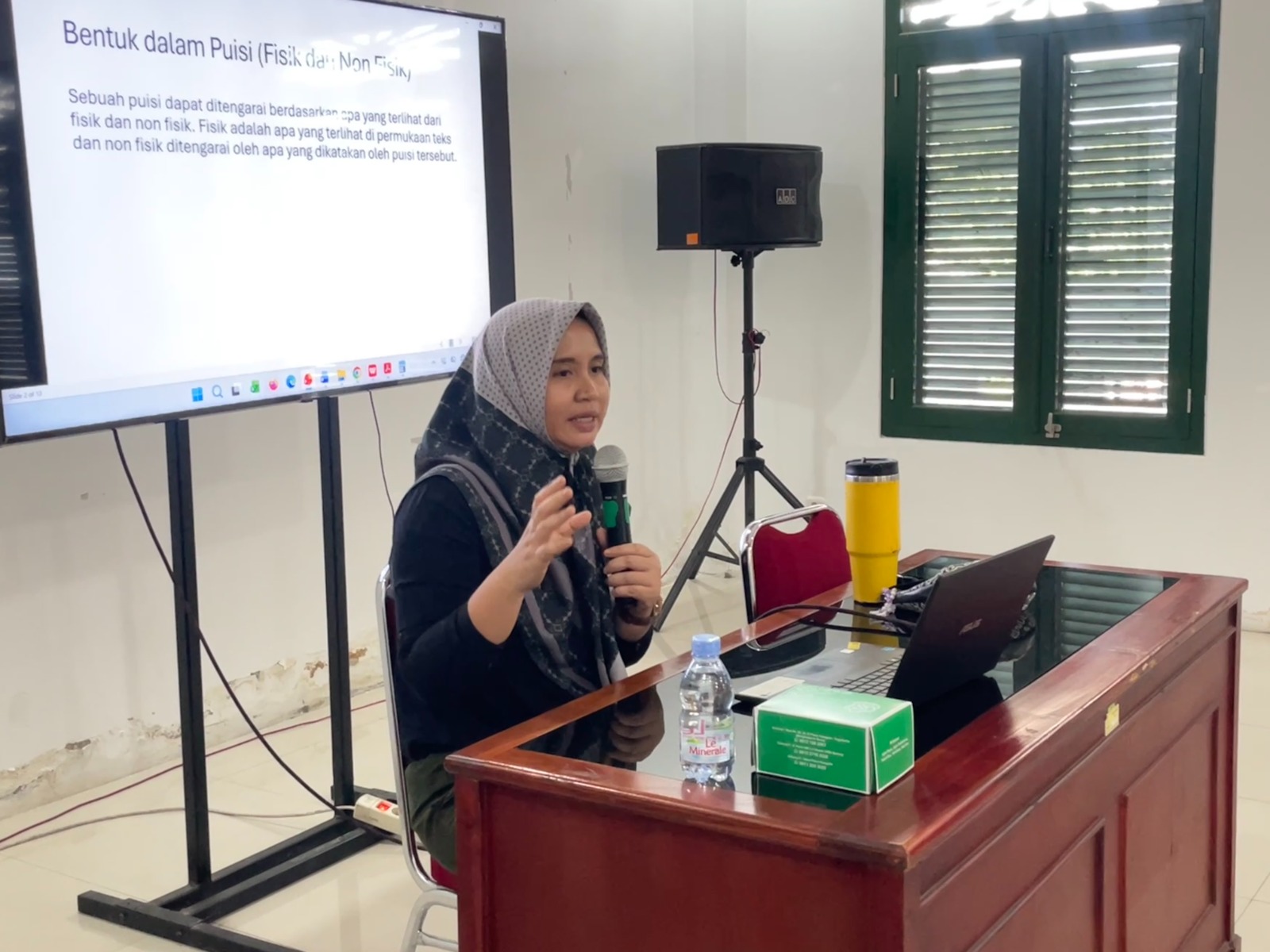 Workshop Puisi LAKU di FSY 2026: Mutia Sukma Ajak Peserta Menulis dari Pengalaman, ...